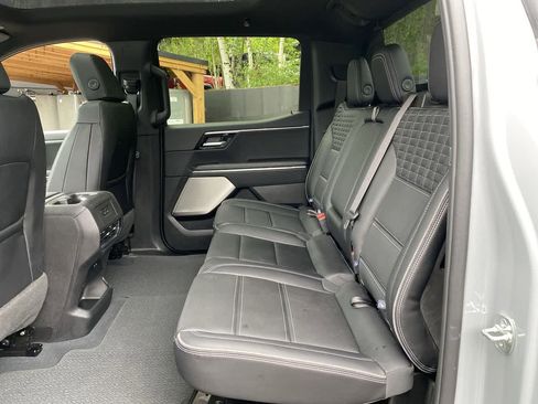 Used 2025 GMC Sierra EV Denali AWD/4WD image 16