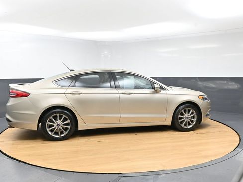 Used 2018 Ford Fusion Energi Titanium FWD image 4
