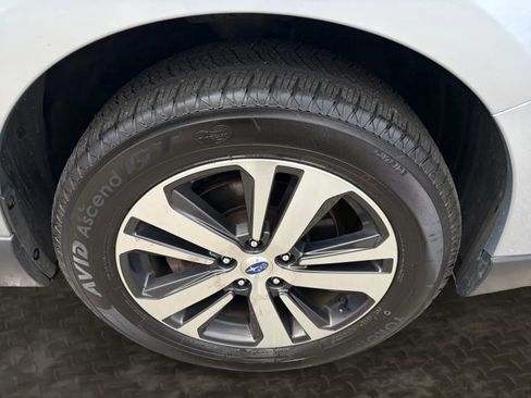 Used 2018 Subaru Outback 3.6R Limited AWD/4WD image 42
