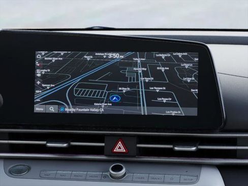 New 2025 Hyundai Elantra Limited image 13