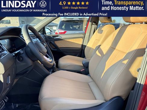 Used 2024 Volkswagen Tiguan SE R-Line image 10
