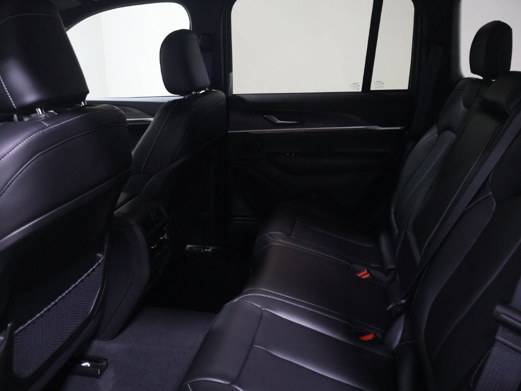 New 2027 Jeep Grand Cherokee Limited AWD/4WD image 11