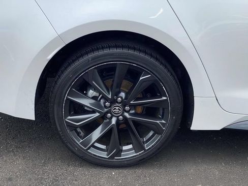 Used 2025 Toyota Corolla SE FWD image 3