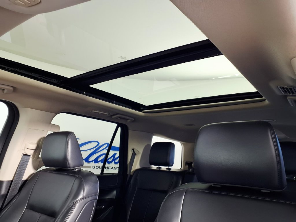 Used 2023 Ford Expedition XLT RWD image 16