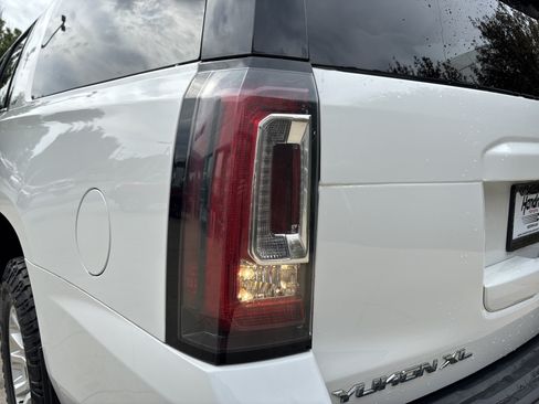 Used 2019 GMC Yukon XL SLT AWD/4WD image 14
