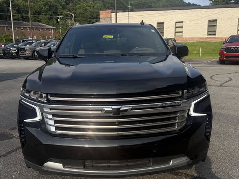 Used 2021 Chevrolet Tahoe High Country w/ Premium Package AWD/4WD image 2