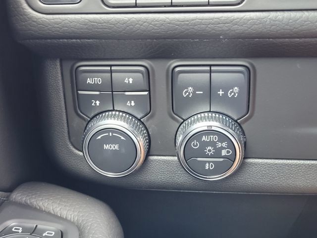Used 2023 GMC Yukon Denali AWD/4WD image 20