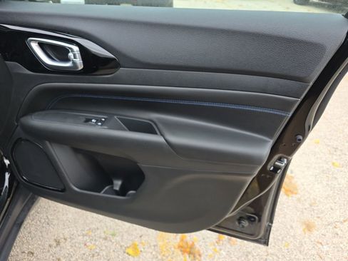 New 2026 Jeep Compass Limited image 10