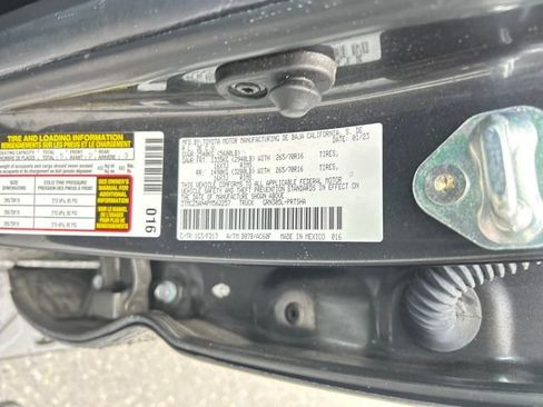 Used 2023 Toyota Tacoma TRD Off-Road image 17