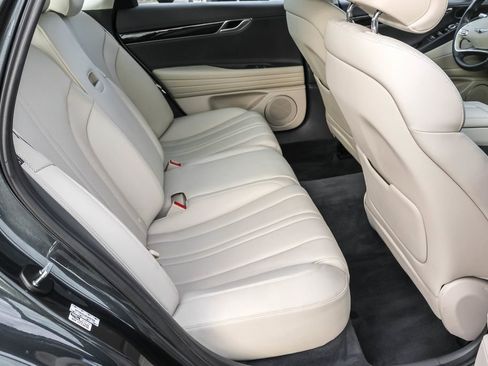 Used 2022 Genesis G80 2.5T image 38