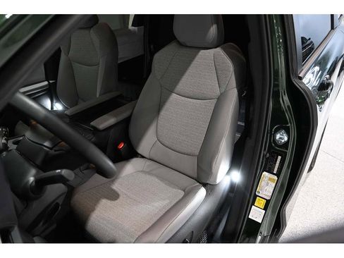 New 2026 Toyota Sienna LE image 14