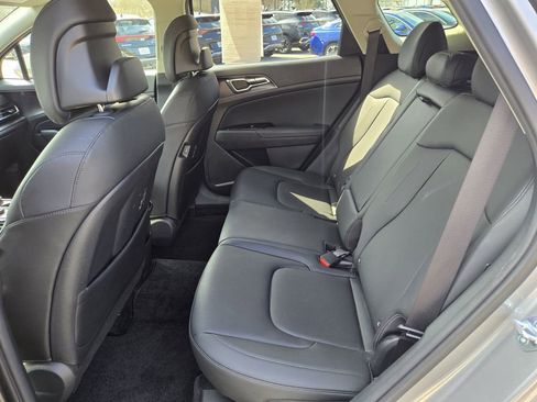 Certified 2024 Kia Sportage EX image 19