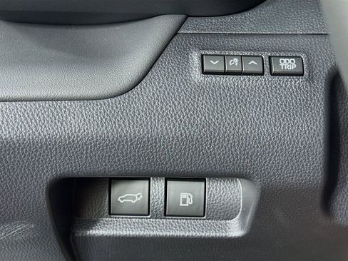 New 2026 Toyota Crown Signia image 13