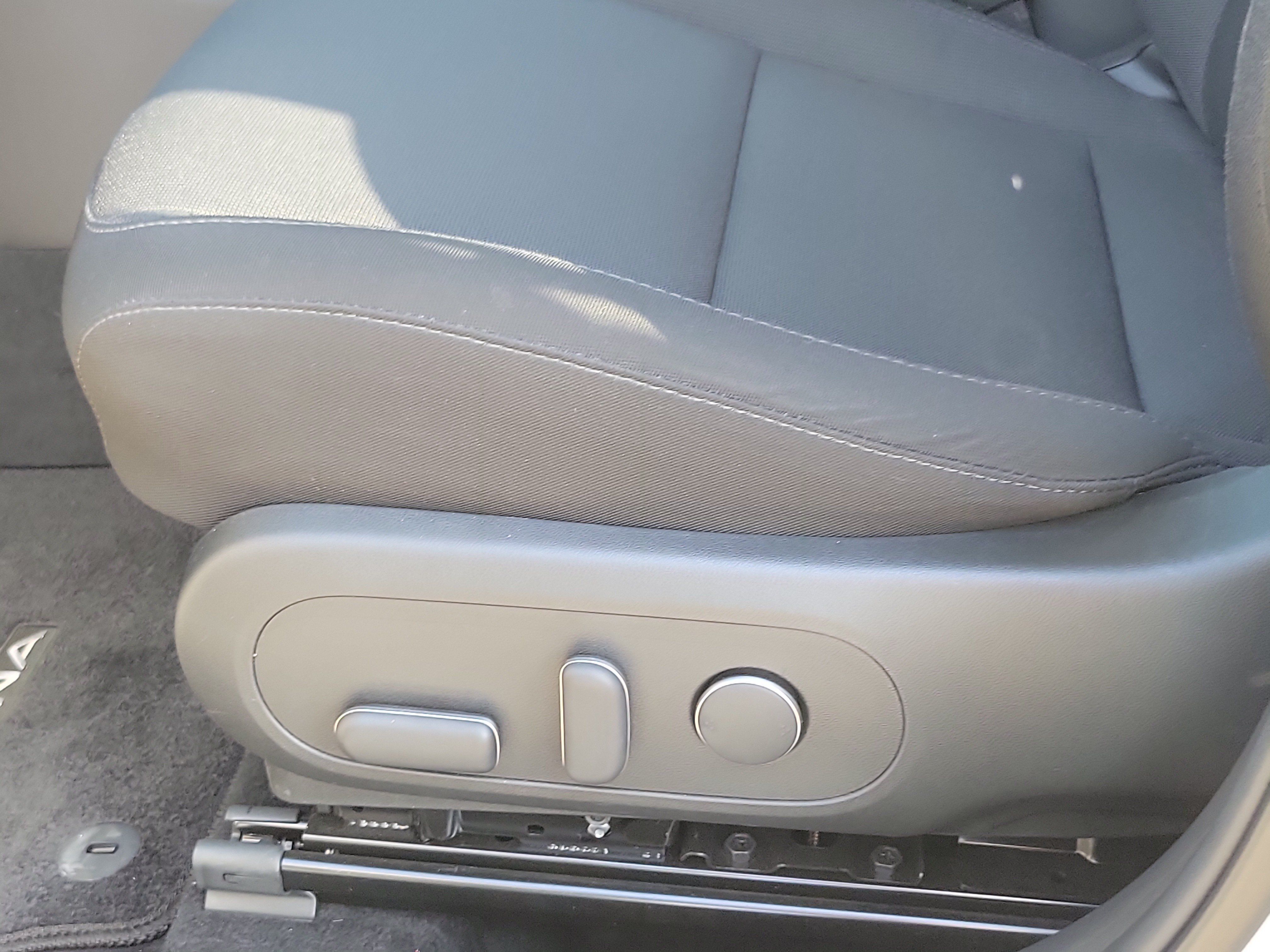 Certified 2025 Hyundai Kona SEL AWD/4WD image 19