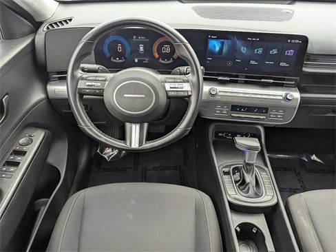 Used 2024 Hyundai Kona SEL image 14