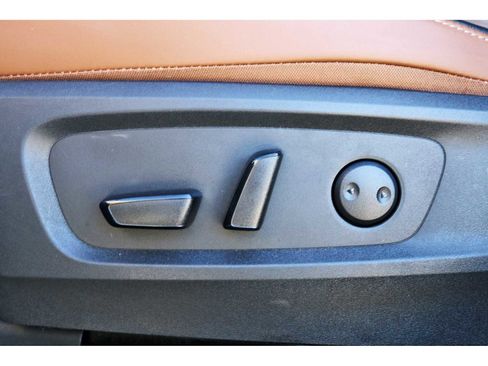 Used 2025 Nissan Pathfinder Platinum w/ Cargo Package image 29