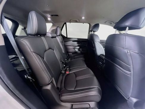 Used 2025 Honda Pilot EX-L image 26