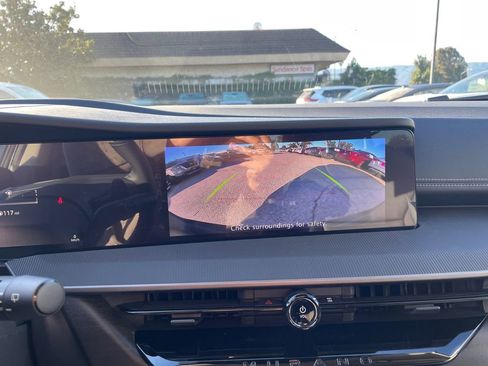 Certified 2025 Nissan Murano SV image 22