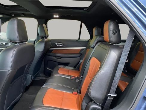 Used 2019 Ford Explorer XLT w/ Equipment Group 202A AWD/4WD image 13