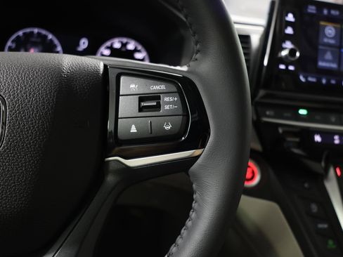 Used 2026 Honda Odyssey EX-L image 17