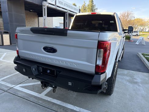 Used 2019 Ford F250 XLT w/ XLT Value Package image 19