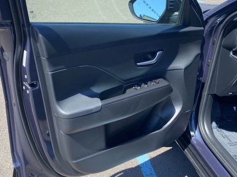 Certified 2025 Hyundai Kona Limited FWD image 17