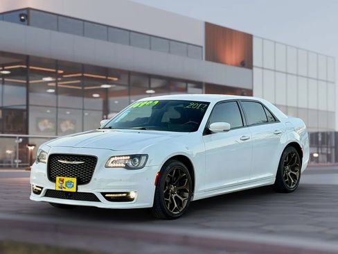 Used 2017 Chrysler 300 S w/ Safetytec Plus Group image 4