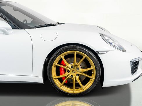 Used 2019 Porsche 911 Targa 4 GTS image 6