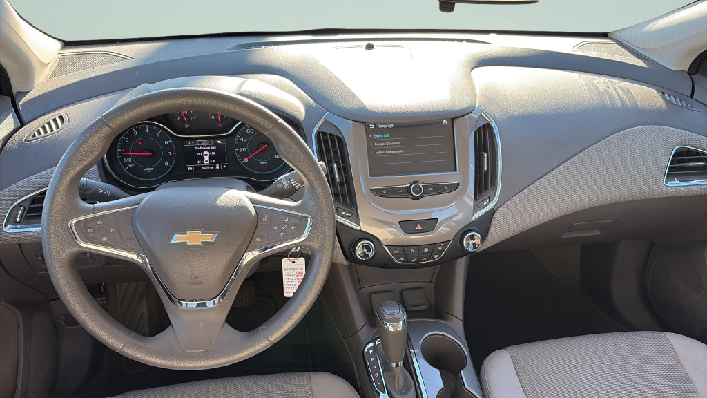 Used 2018 Chevrolet Cruze LT FWD image 10