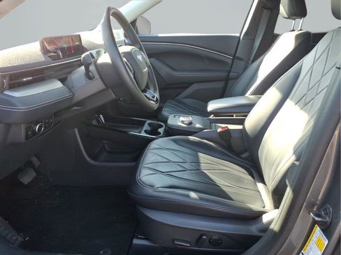 Used 2023 Ford Mustang Mach-E Select image 21