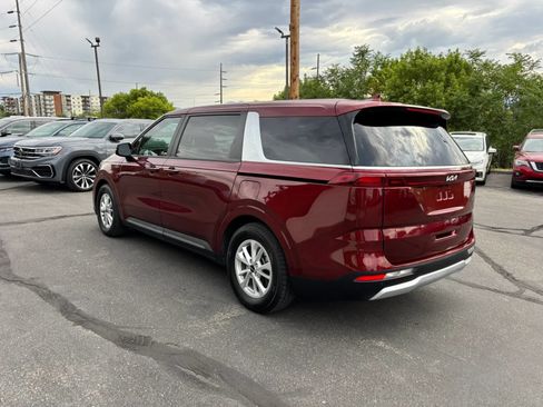 Used 2024 Kia Carnival LX FWD image 5
