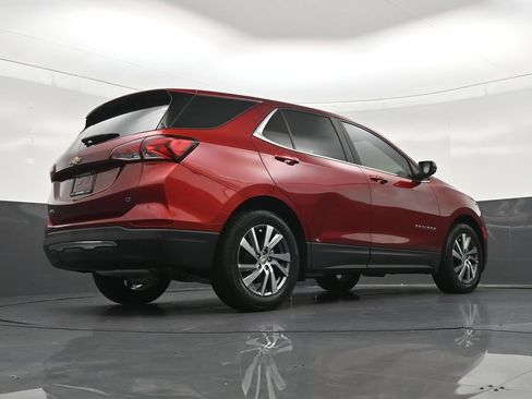Used 2024 Chevrolet Equinox LT FWD image 31