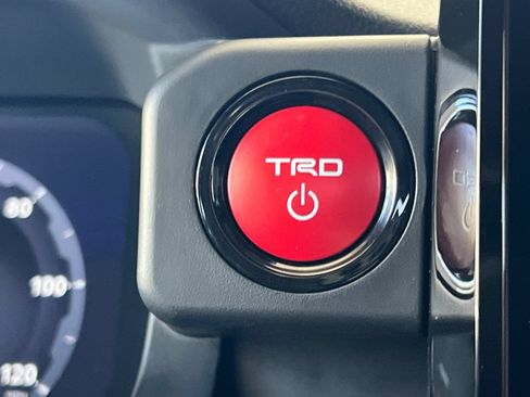 Certified 2026 Toyota Tacoma TRD Off-Road AWD/4WD image 21