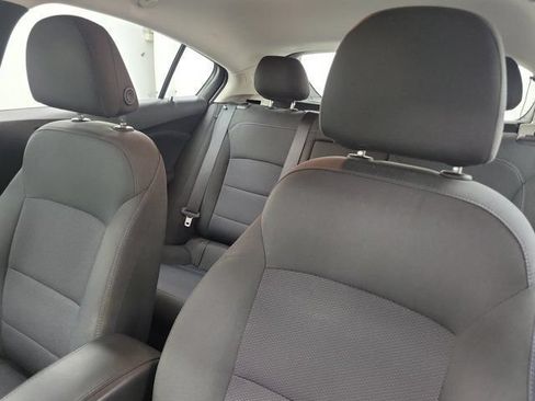 Used 2018 Chevrolet Cruze LT FWD image 18
