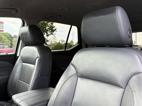 Used 2020 Chevrolet Traverse LT w/ Driver Confidence II Package image 18