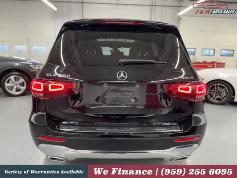 Used 2021 Mercedes-Benz GLB 250 4MATIC image 9