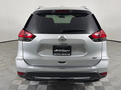 Used 2017 Nissan Rogue SV image 6