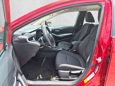 Used 2021 Toyota Corolla LE FWD image 17