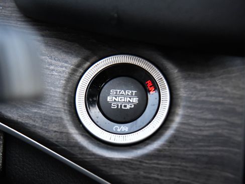 Used 2023 Jeep Grand Cherokee 30th Anniversary image 38