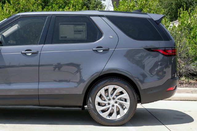 New 2026 Land Rover Discovery S AWD/4WD image 17