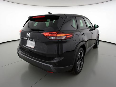 Used 2025 Nissan Rogue SV FWD image 9