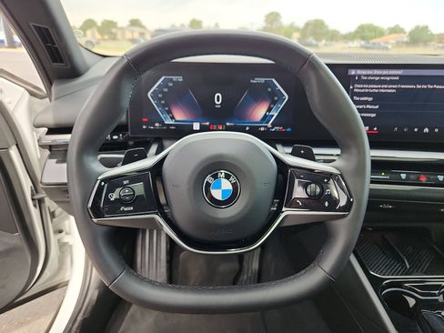 Used 2024 BMW 530i RWD image 16