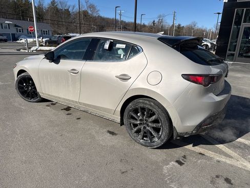 New 2026 MAZDA MAZDA3 Hatchback w/Premium Plus Pkg image 3