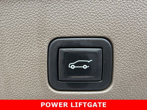Used 2021 GMC Yukon Denali w/ Denali Premium Package AWD/4WD image 24