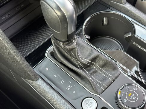 Used 2023 Volkswagen Atlas SEL Premium image 23