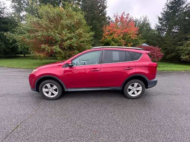 Used 2014 Toyota RAV4 XLE AWD/4WD image 6