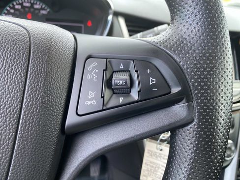 Used 2019 Chevrolet Trax LS image 16
