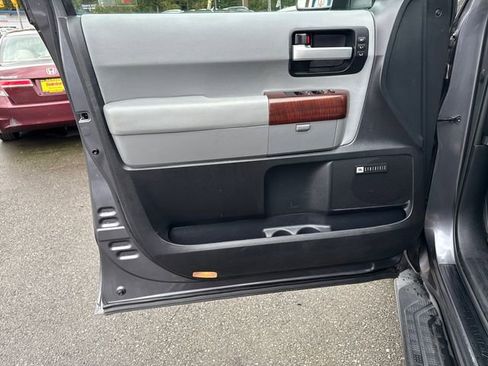 Used 2014 Toyota Sequoia Platinum w/ Preferred Accessory Package image 15