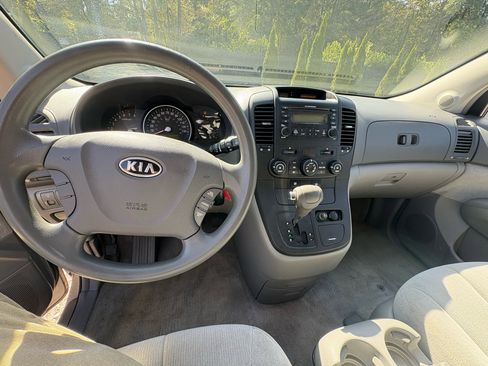 Used 2006 Kia Sedona LX image 21