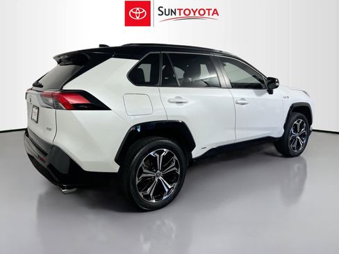 Used 2024 Toyota RAV4 XSE AWD/4WD image 4